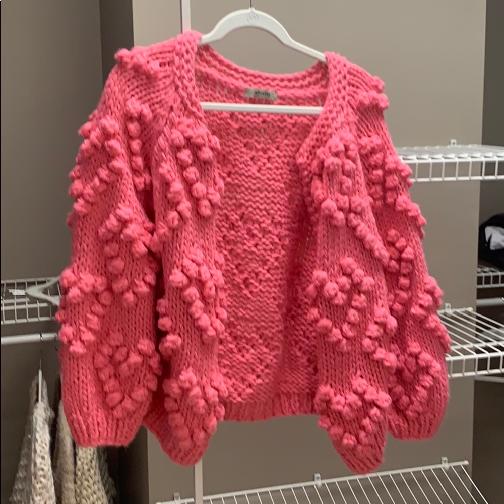 Pink bubble sleeve knit sweater